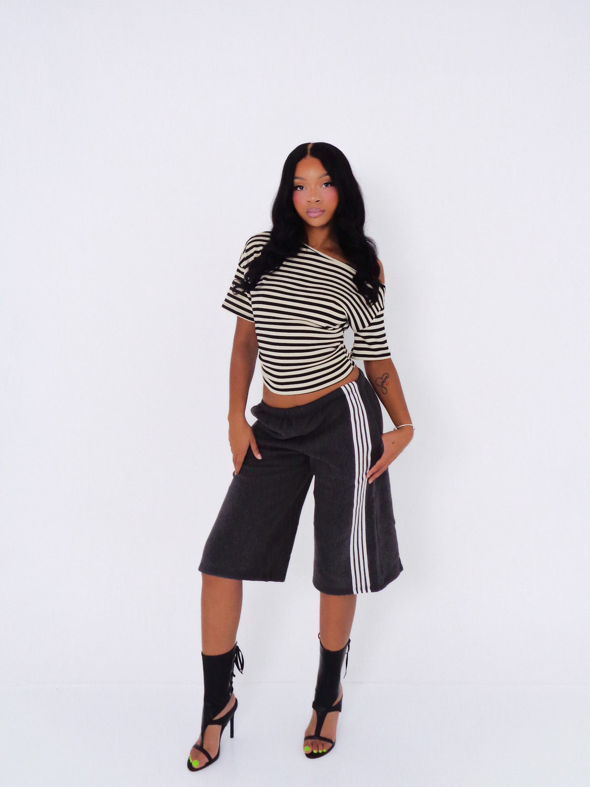 Mid-Rise Stripe Baggy Shorts